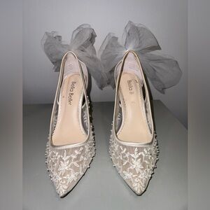 Excellent condition. Bella Belle wedding shoes. Size 7 in color Ivory